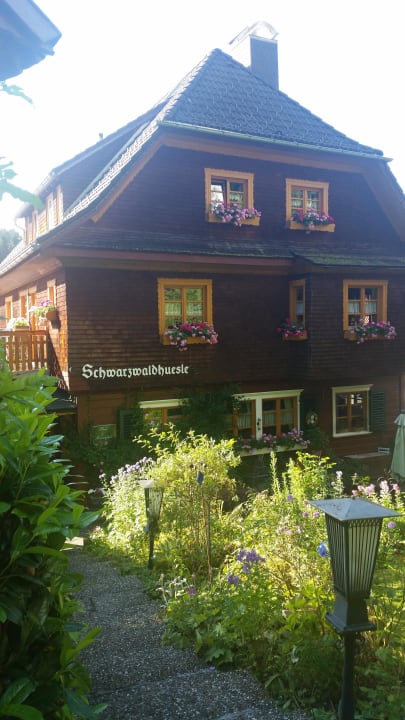  Frontansicht Eingang Gästehaus Schwarzwaldhüsle