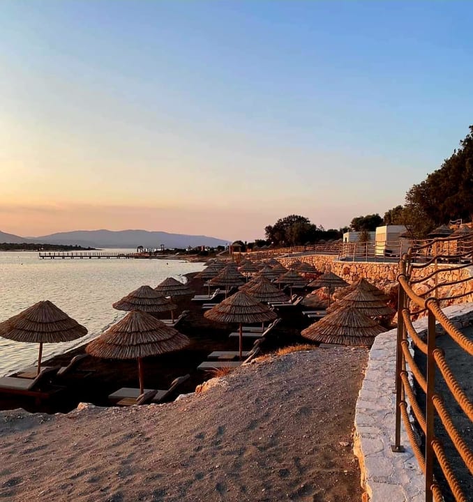 Strand Anda Barut Collection