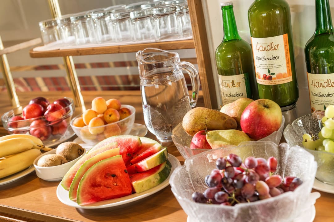 Fit in den Tag Hotel Alpenhof