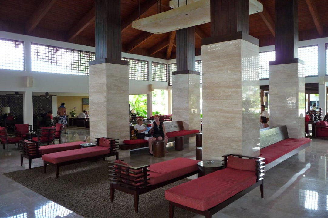 Eingang/Rezeption mit Gästeservice Dreams La Romana Resort & Spa