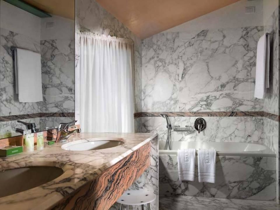 Marble bathroom in every room Country Hotel Relais Monaco