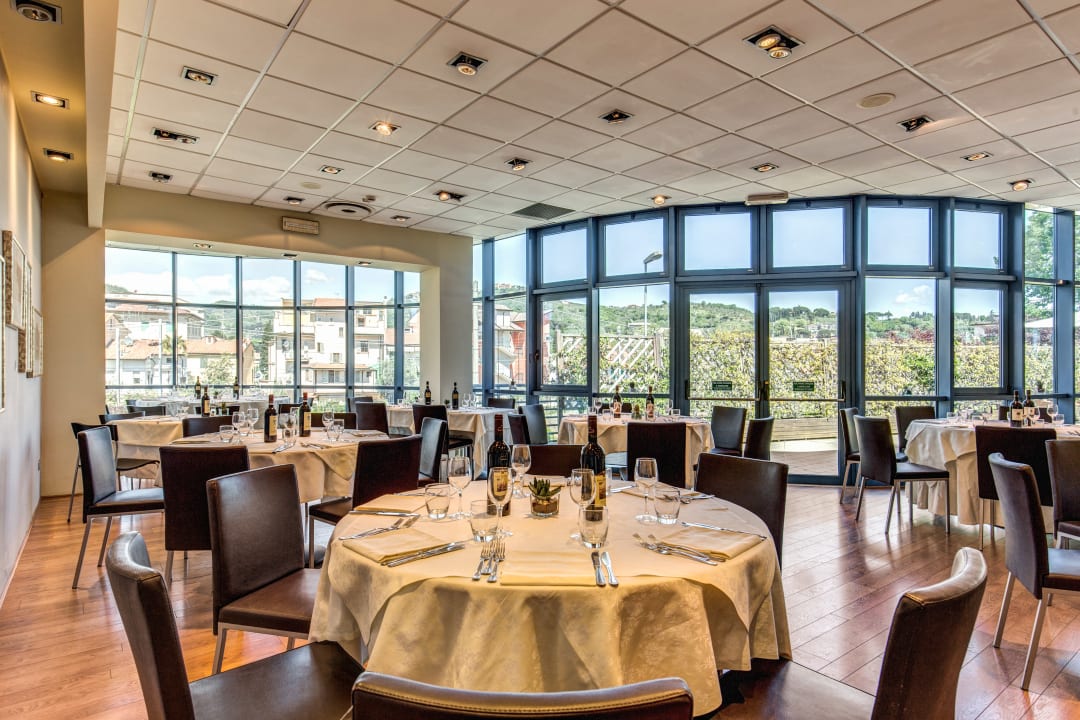 Gastro Hotel Tuscany Inn