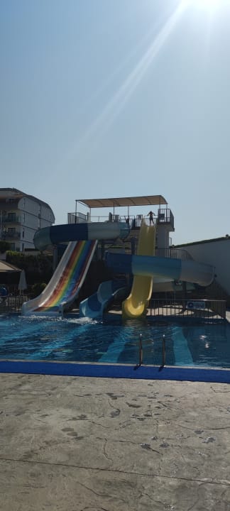 Pool Mary Hotel Side
