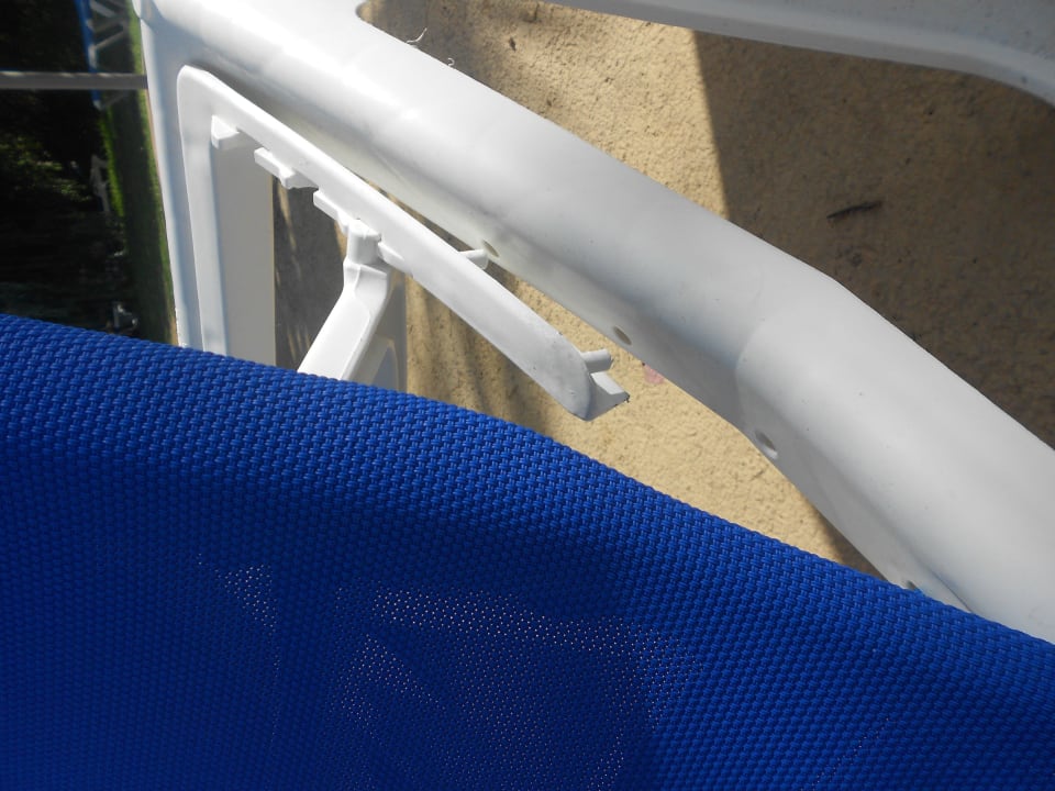 Kaputter Liegestuhl Hotel Exagon Park