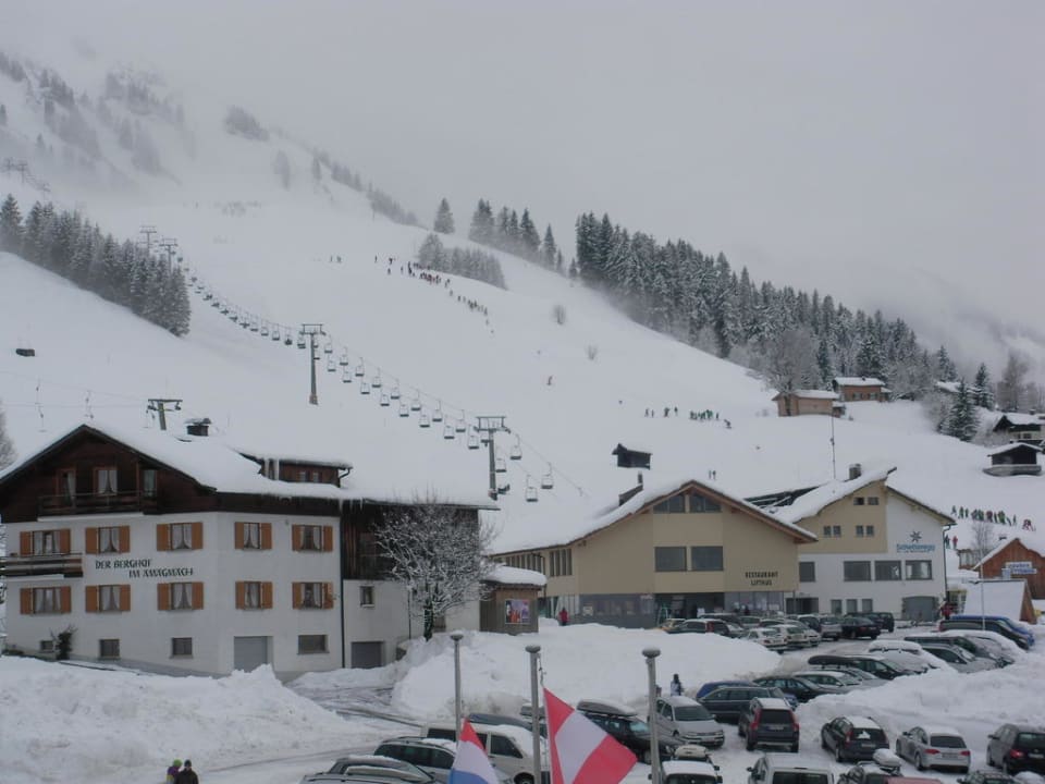 Lifthaus,Skilift und die umliegenden Gästehäuser Schetteregger Hof