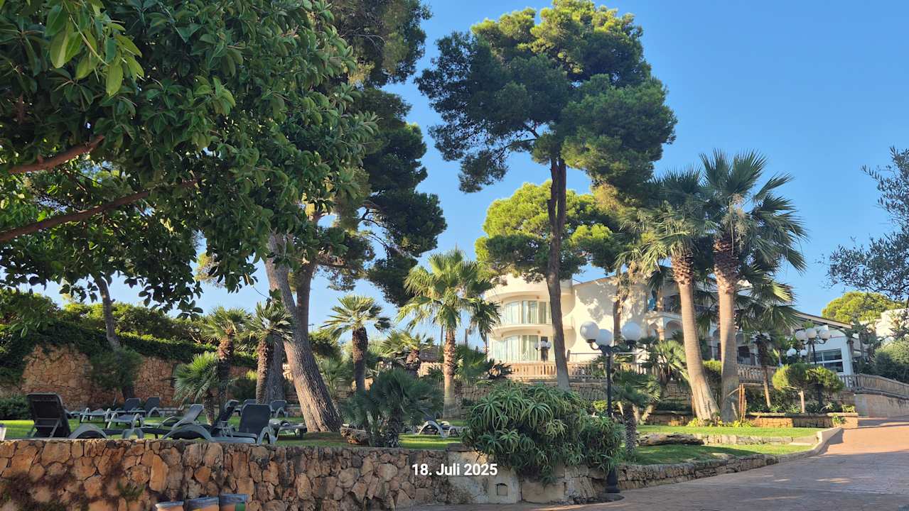 Außenansicht Hotel Beach Club Font de Sa Cala