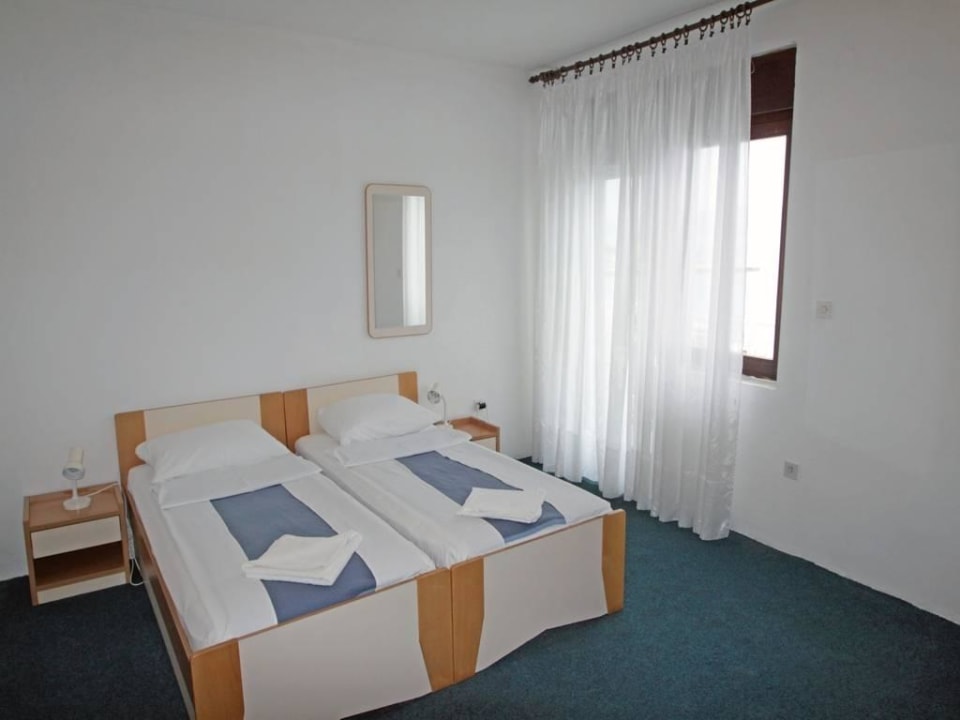 Furniture Pension Roli