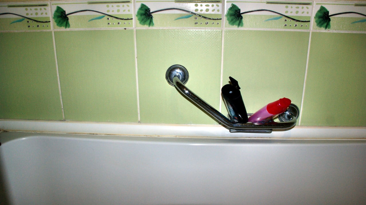 Badewanne alt und mit Schimmel Hotel Orfeus Park