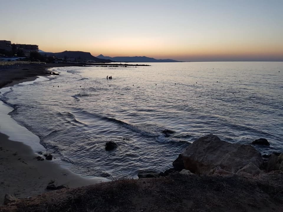 Widok z molo Mitsis Rinela