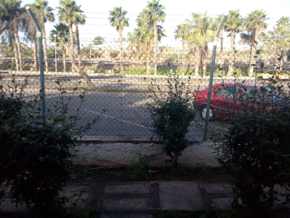 Der tolle Parkplatz Bungalows Parque Bali