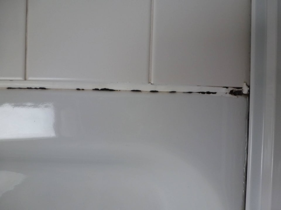 Dusche von Schimmel befallen Hotel Terme Venezia