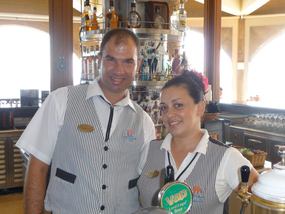 Das Dreamteam der Mainbar am Tag Sawas, Maria Hotel Kalithea Horizon Royal