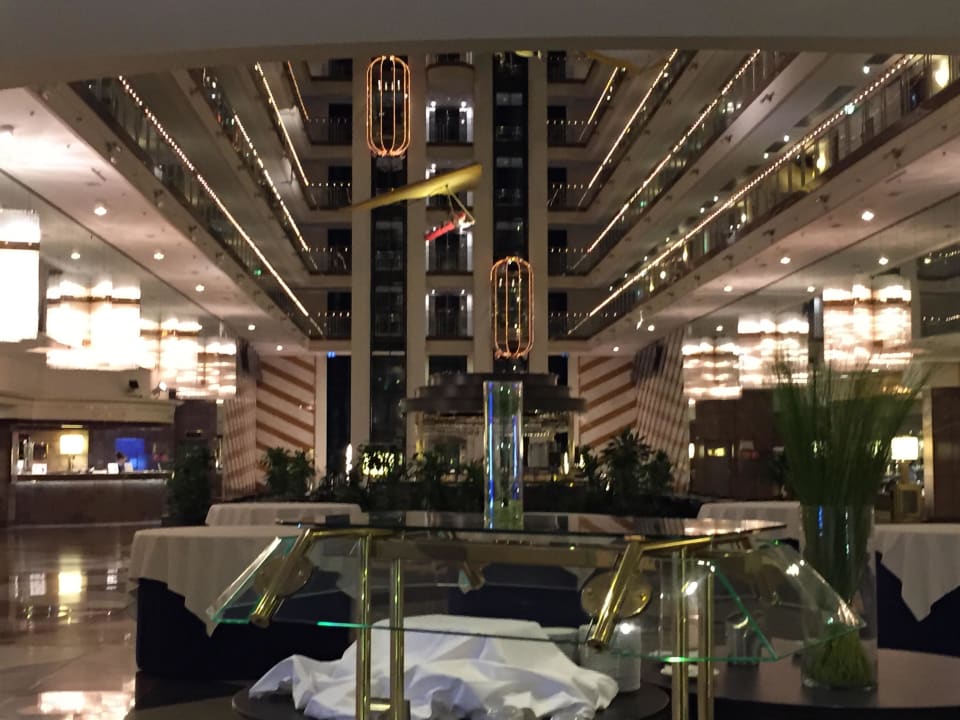 Eingang des Hotels Maritim Airport Hotel Hannover