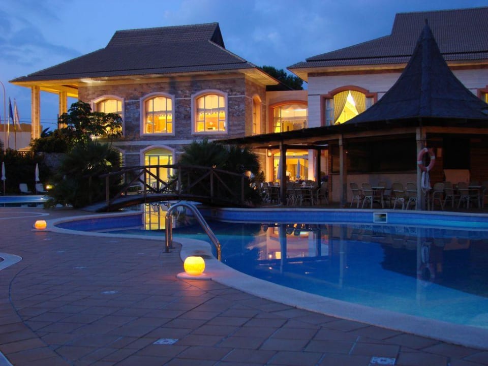 Abendliche Beleuchtung VIVA Cala Mesquida Suites & Spa 16+