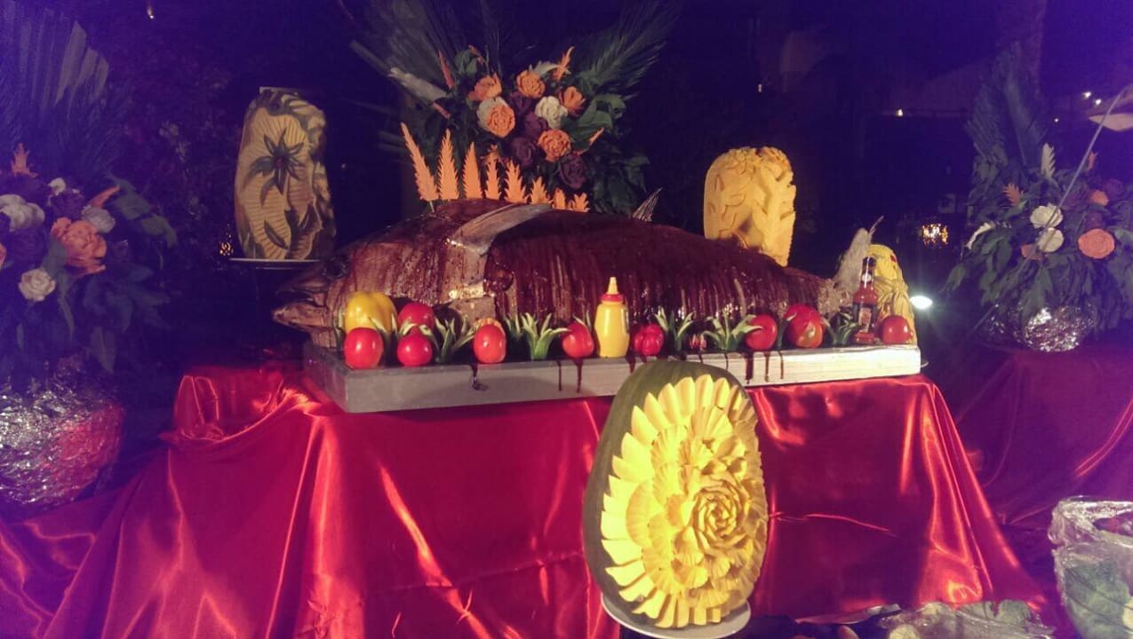 Buffet an der Poolanlage Fort Arabesque Resort, Spa & Villas