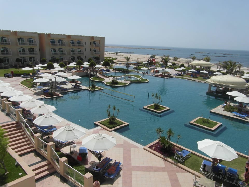 Poolanlage Wyndham Garden Salalah Mirbat