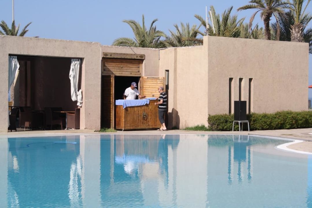 Pool(-restaurant) des Royal Atlas The View Agadir