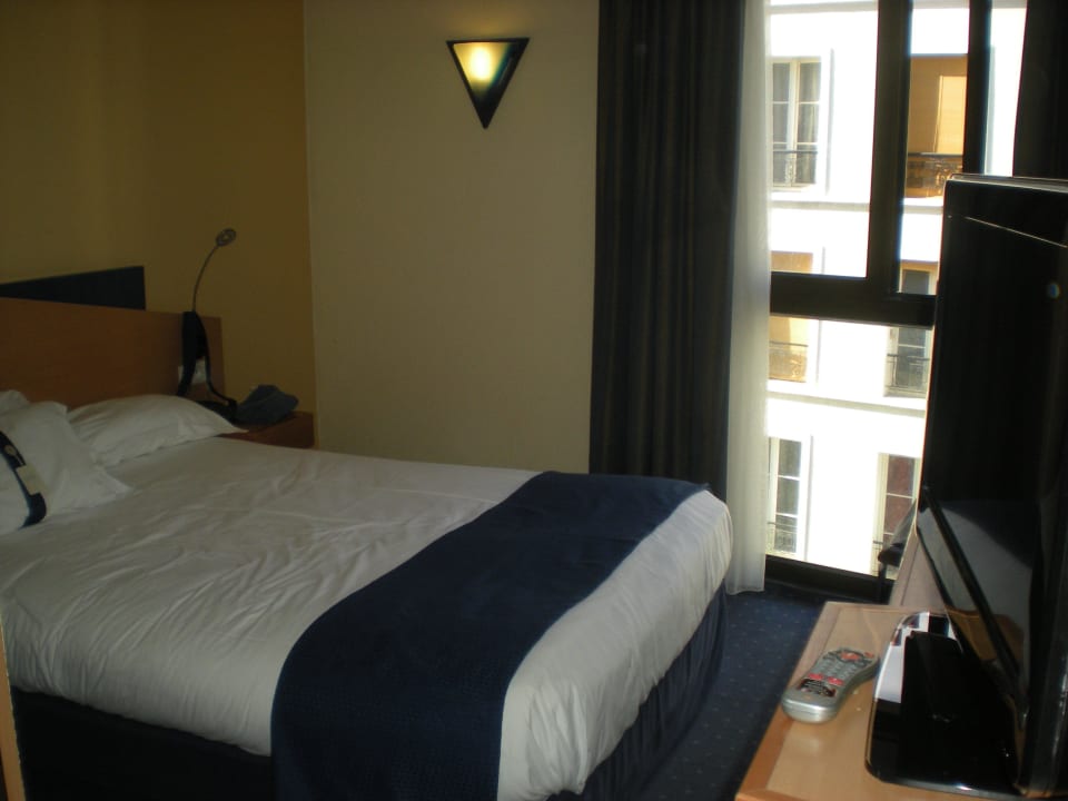 Franz. Bett (160 breit) Hotel Inn Design Paris Place d’Italie