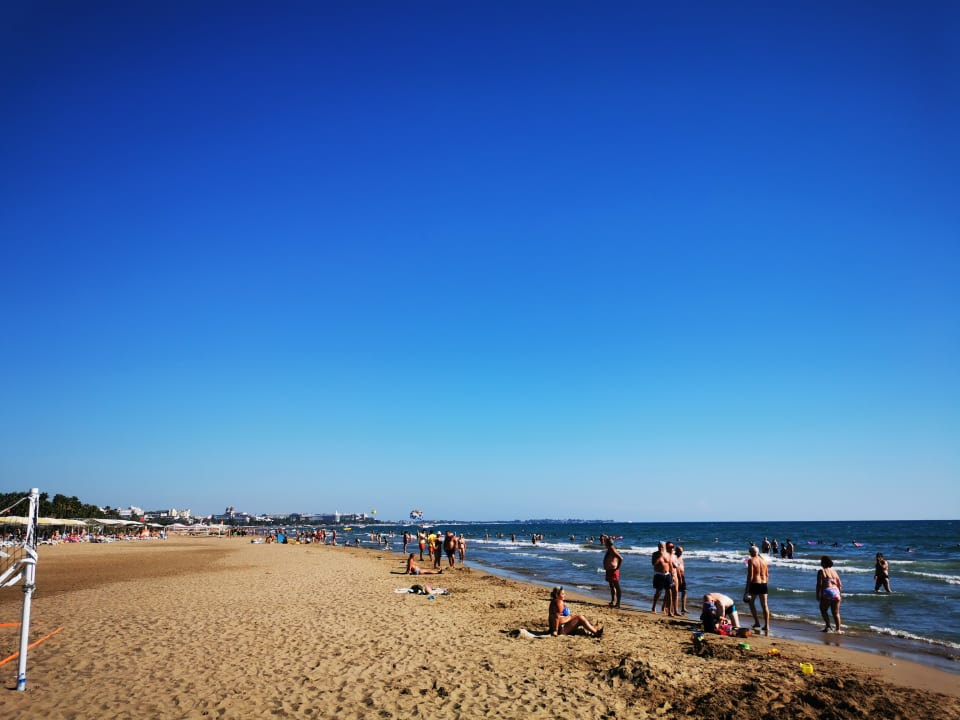 Strand Dream World Aqua Hotel