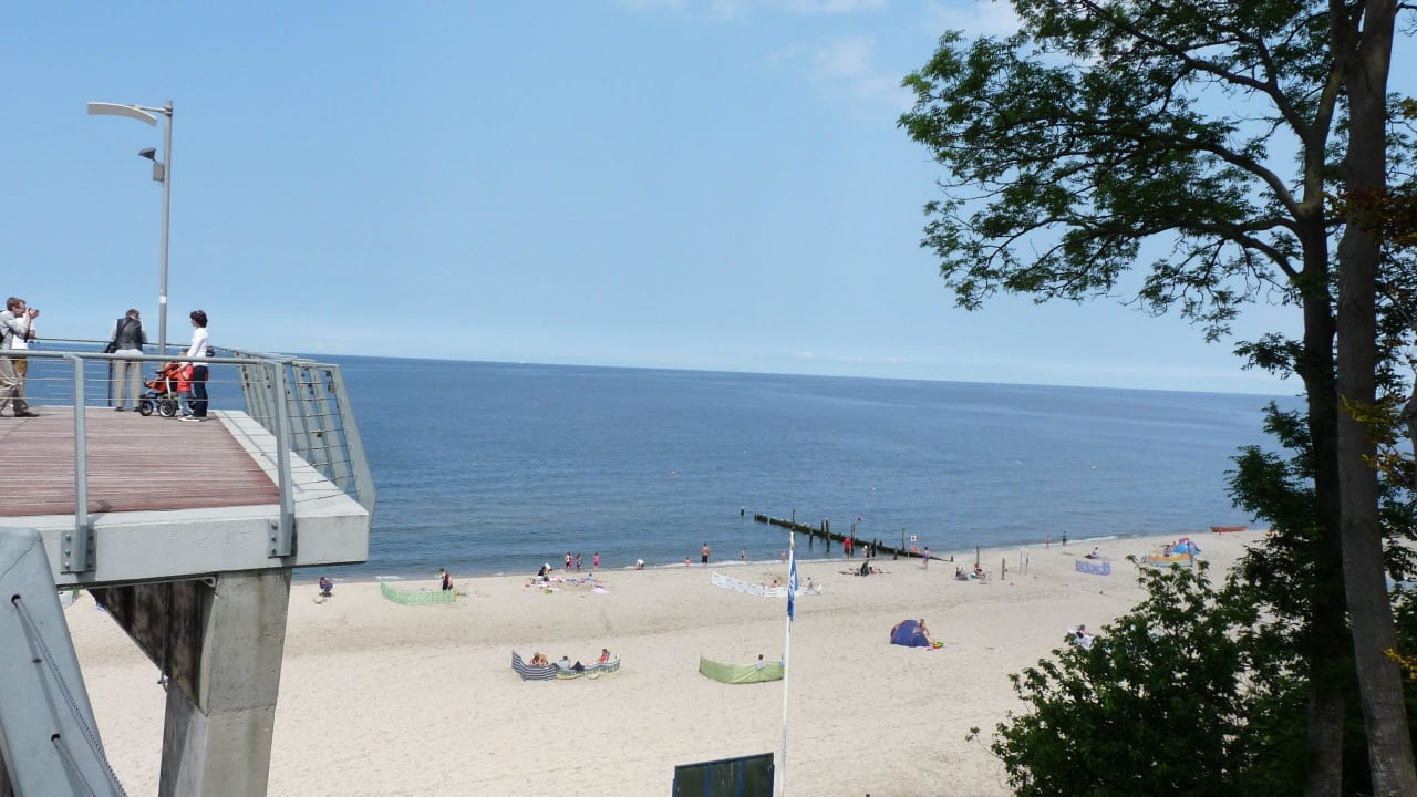 Strand mit Seebalkon (keine Seebrücke) Villa Sedina