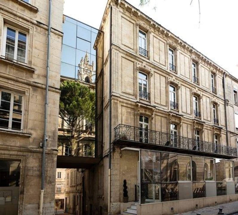 Facade Hotel de l'Horloge