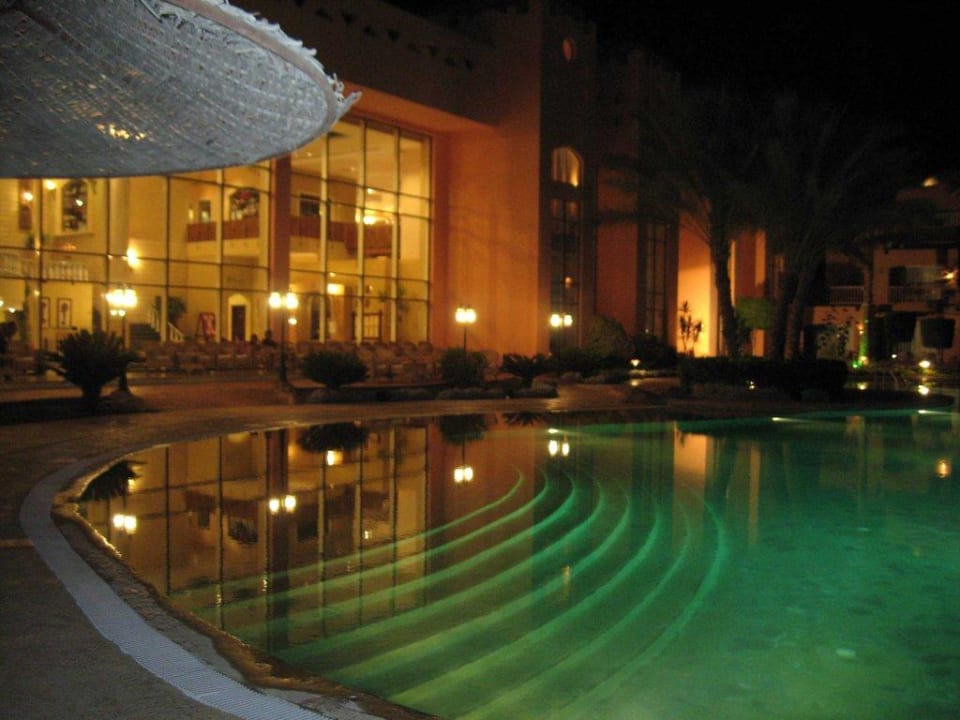 Hotelfront Hotel Nubian Village