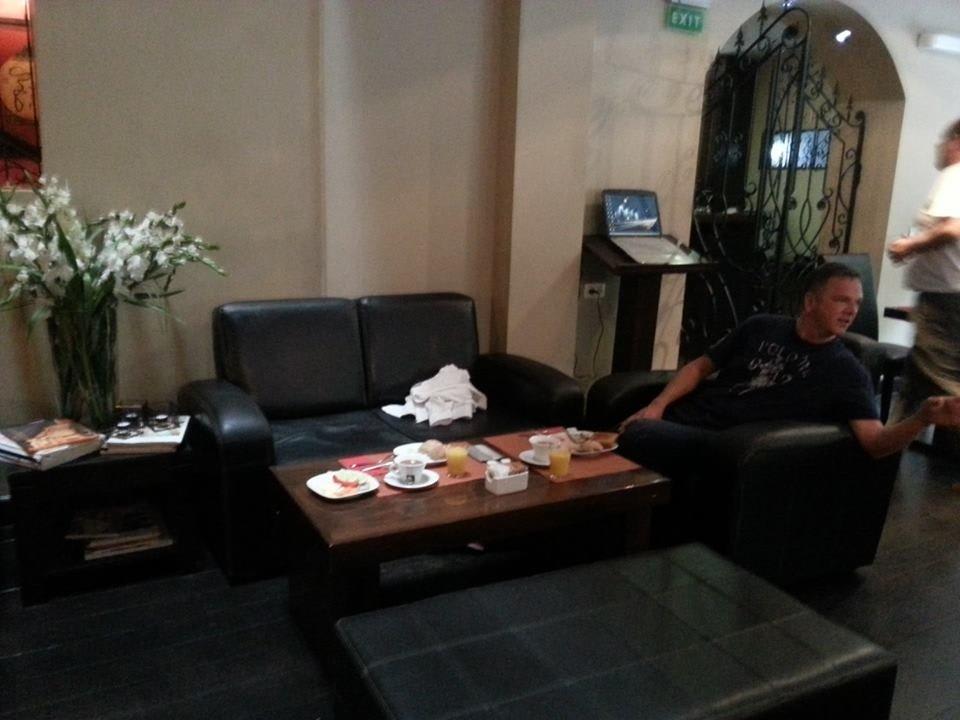 Ich beim Frühstück Le Boutique Hotel Moxa