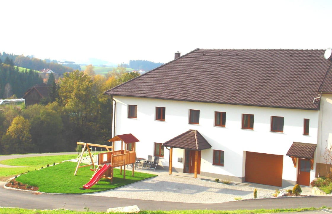 Außenansicht Bauernhof Mittergrüner Schwabegger
