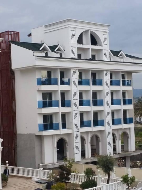 Pollseite Palm World Side Resort & Spa