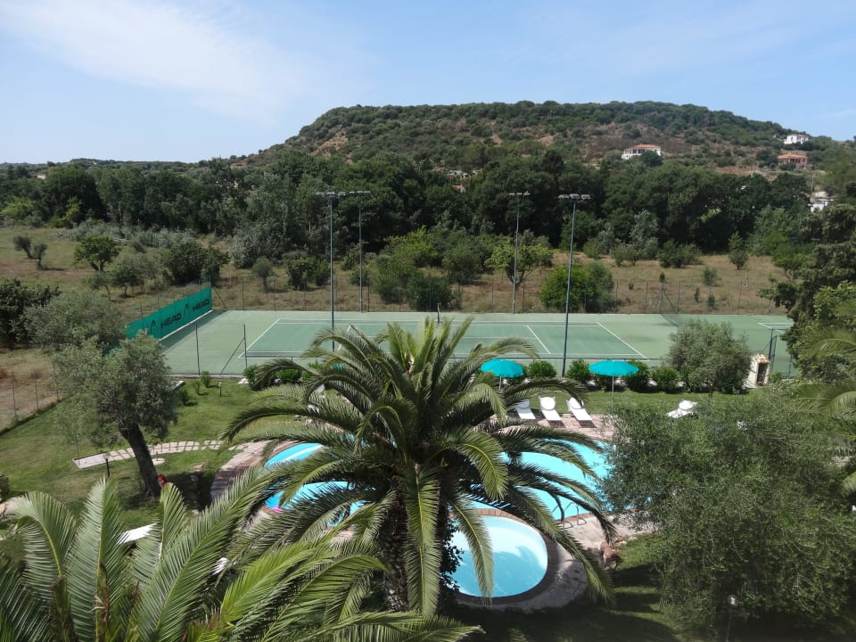 Pool und Tennisplatz Alghero Resort Country Hotel