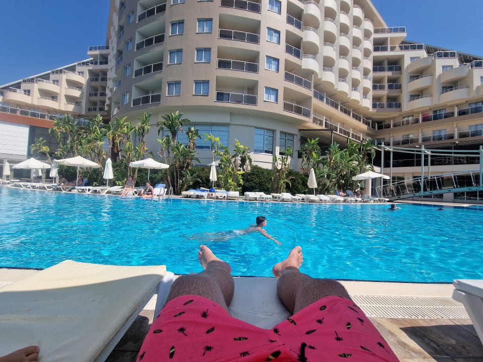 Pool Saturn Palace Resort Hotel
