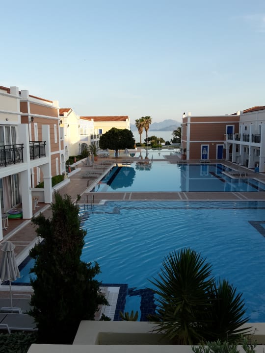 Pool Porto Bello Royal