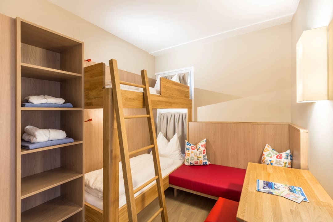 Kinderbereich im Familienzimmer, für 2 Kinder All In Red Thermenhotel