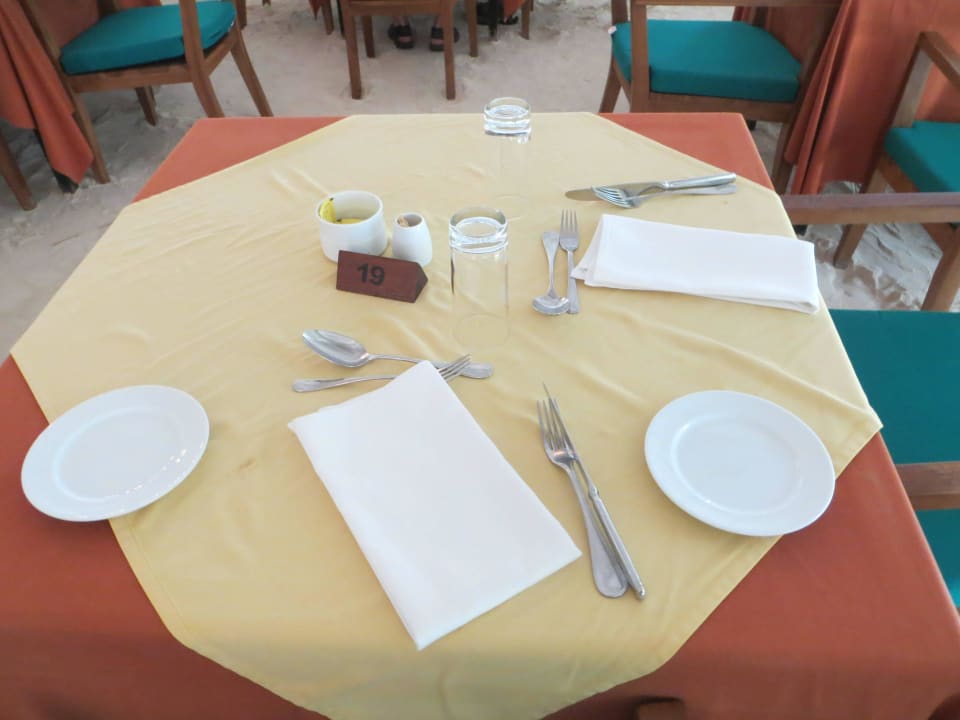 Das ist die liebevolle Tischdeko Adaaran Select Hudhuran Fushi - Premium All Inclusive