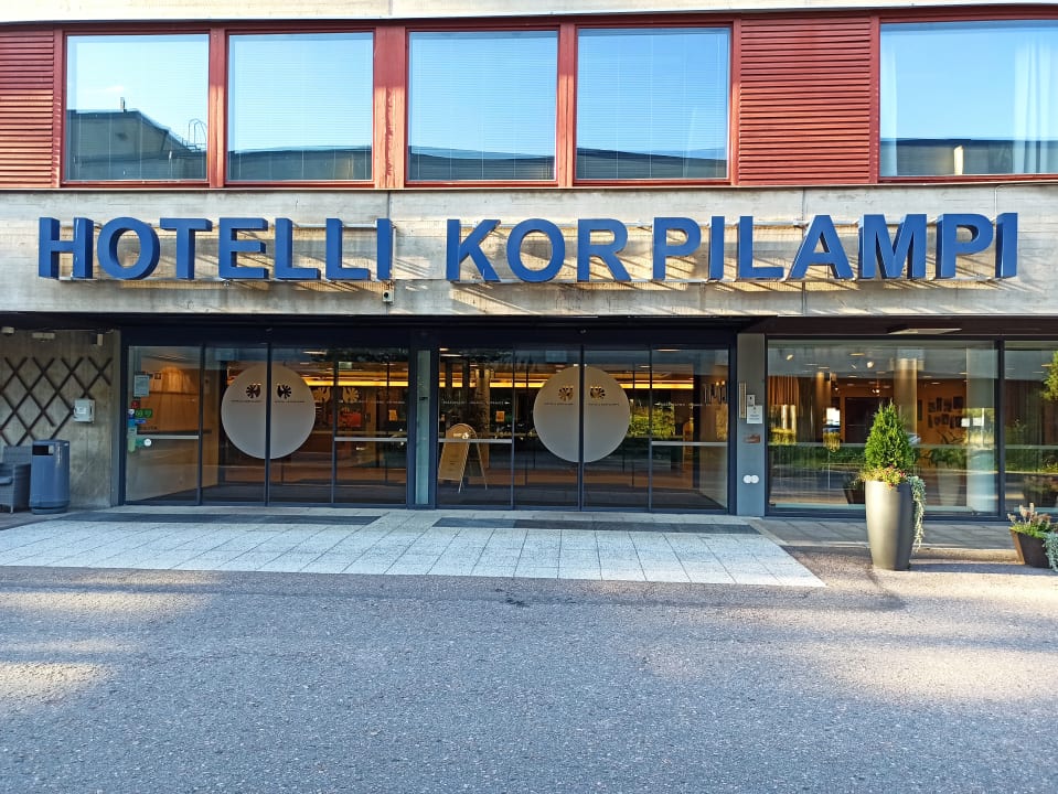 Außenansicht Hotel Korpilampi