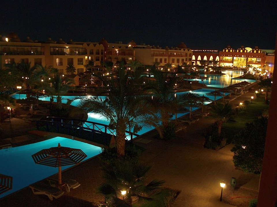 Bei Nacht Titanic Beach Spa & Aqua Park
