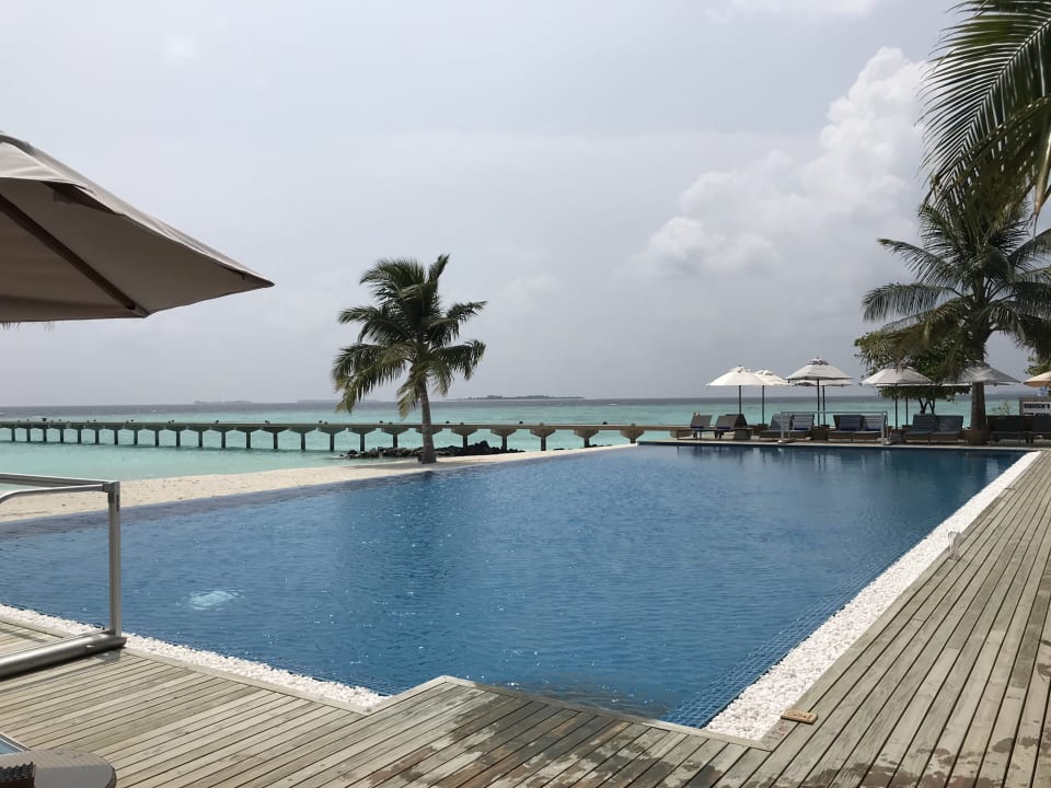 Pool ROBINSON NOONU
