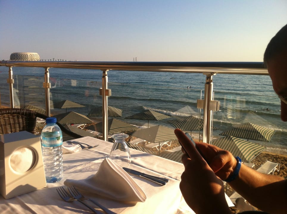 Ausblick beim Essen Aska Hotel Just in Beach
