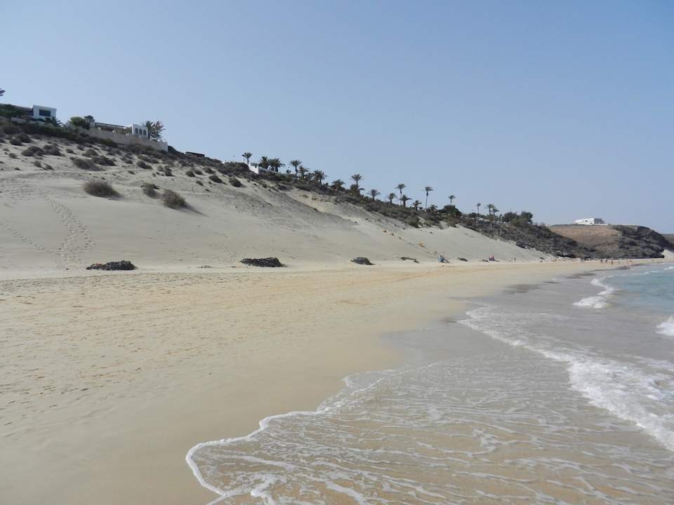 Oben das Hotel SBH Club Paraiso Playa