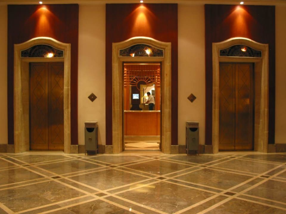 Aufzüge Melia Purosani Yogyakarta