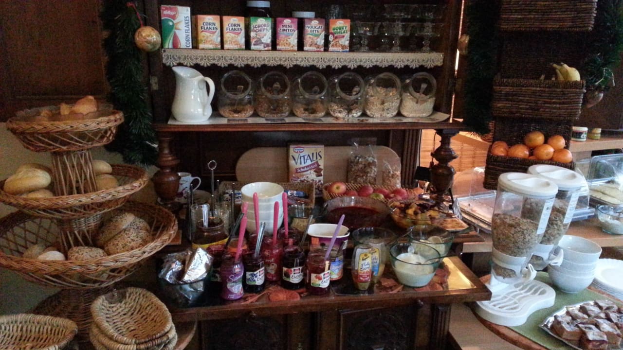Reichhaltiges Frühstücksbuffet Hotel Schiller's