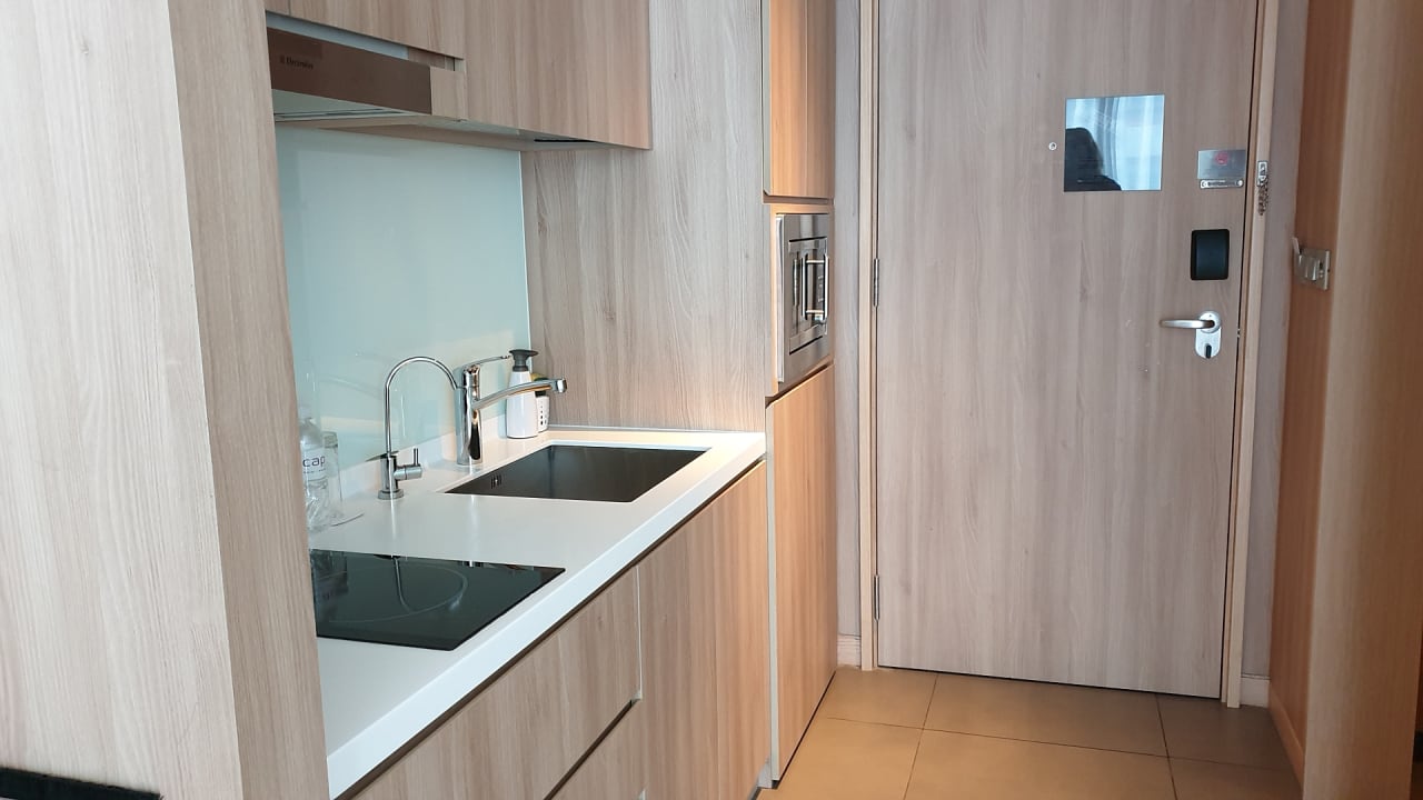 Zimmer Dorsett Changi City Singapore