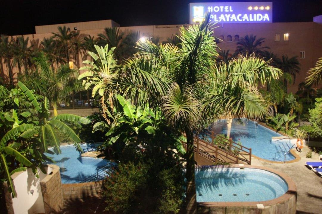 La tranquilidad de la noche Playacálida Hotel