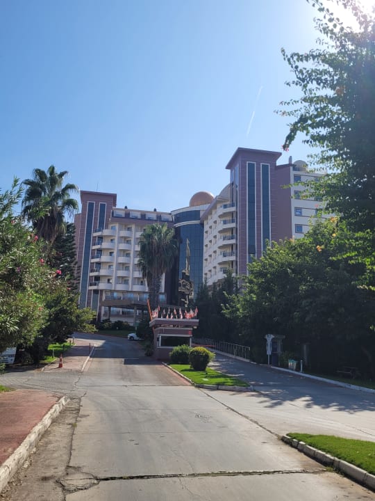 Außenansicht Saturn Palace Resort Hotel