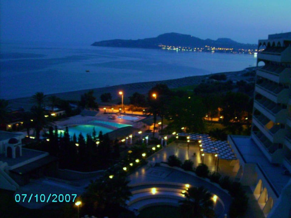 Ausblick bei Nacht Olympos Beach Hotel