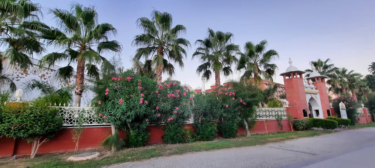 Außenansicht Royal Taj Mahal Hotel