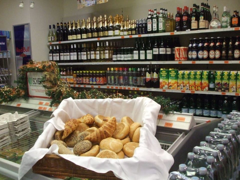 Blick  in den Supermarkt im KAISERHOF Hapimag Resort Bad Gastein