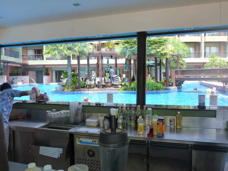 Pool Bar Courtyard by Marriott Phuket, Patong Beach Resort