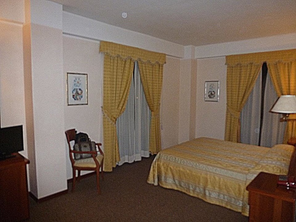 Mein Eckzimmer Hotel Gentile Da Fabriano