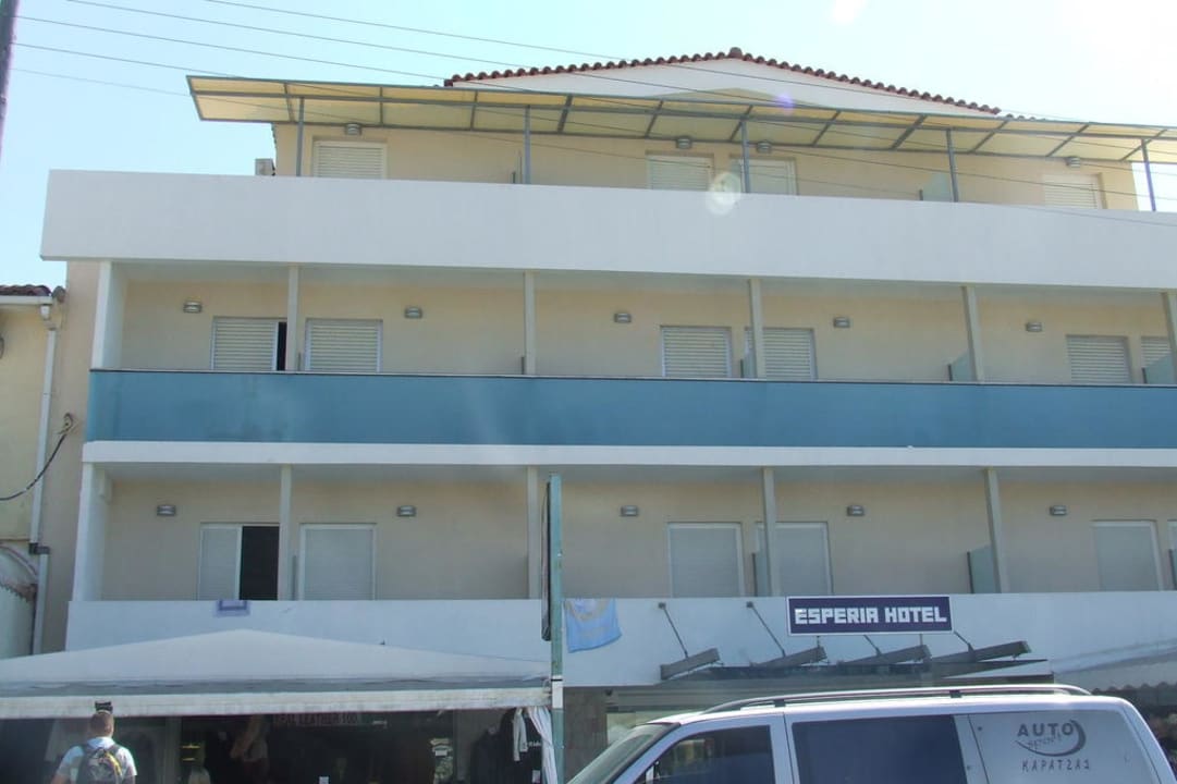Widok od ulicy Hotel Esperia